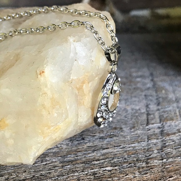 Teardrop Necklace with clear stone - Picture 2 of 9